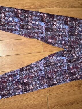 Women's Patterned Burgundy & Lavender Leggings